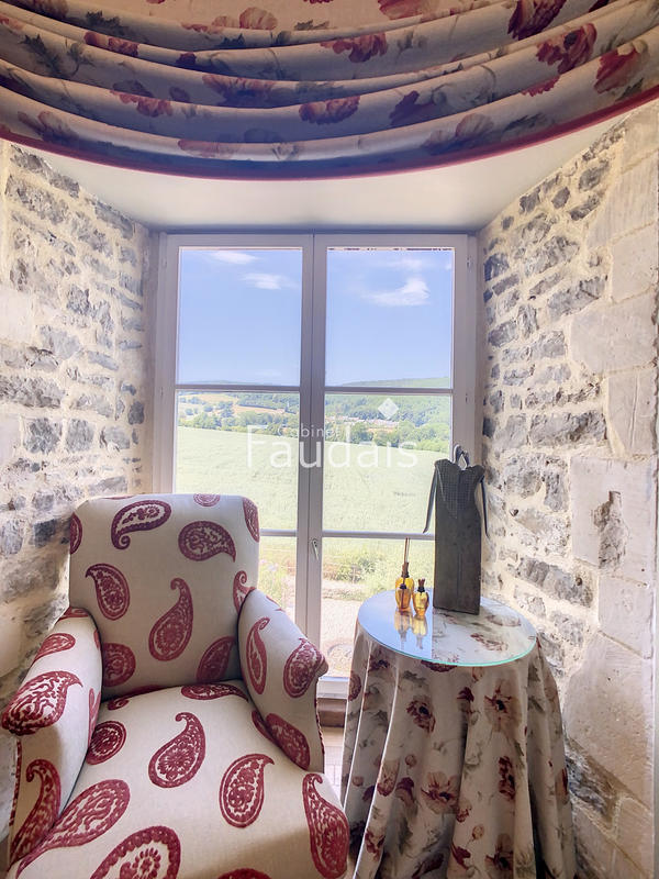 Propriété - 368 m² - 9 pièces