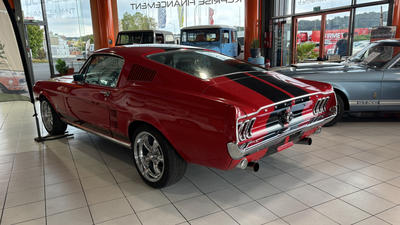 Ford Mustang Fastback Rouge 1967 Code a 289 Ci V8 Boite Meca