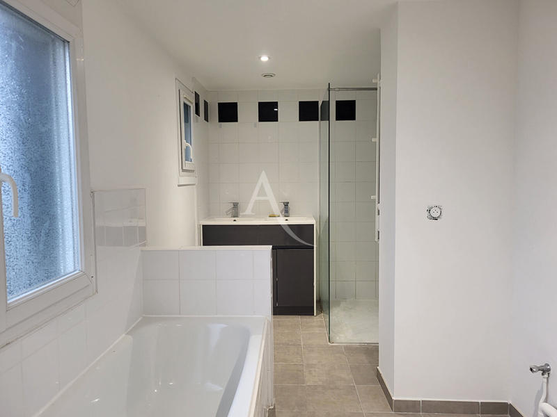 Maison - 105 m² - 3 pièces