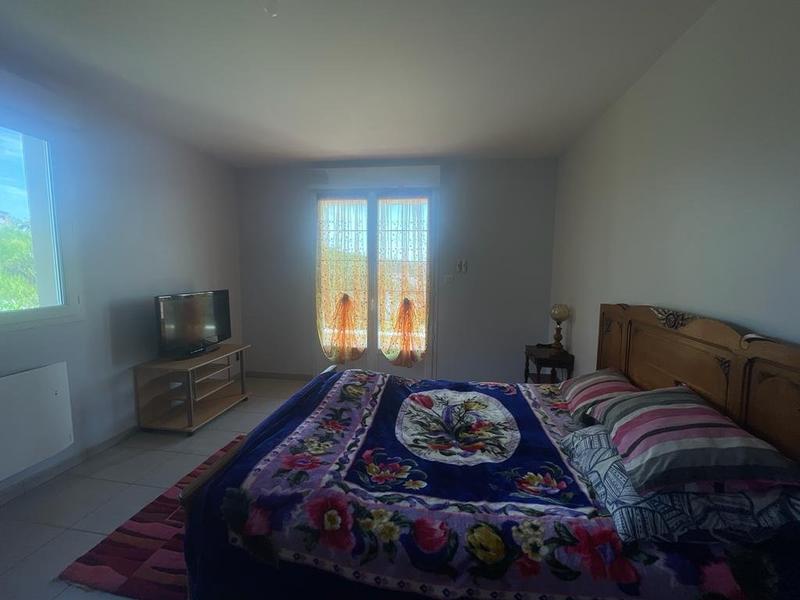 Villa - 384 m² - 8 pièces