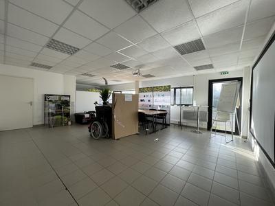 Local d'activités - 288 m²