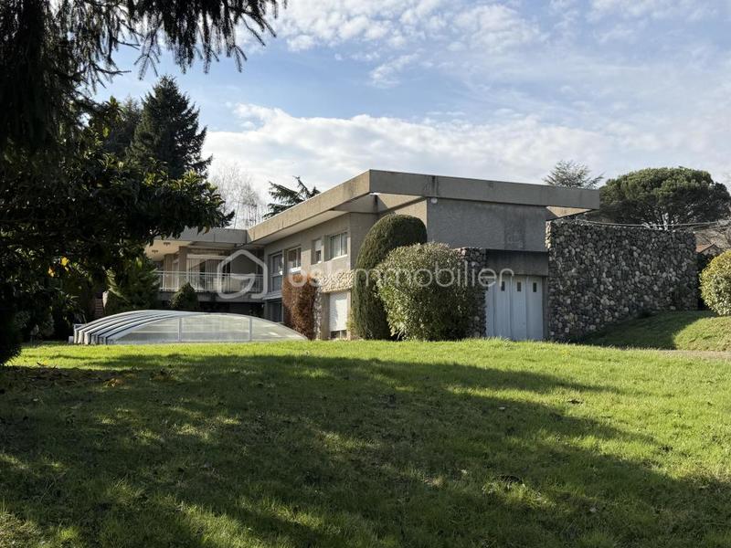 Maison d'architecte - 320 m² - 10 pièces