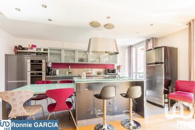 Appartement - 93 m² - 5 pièces