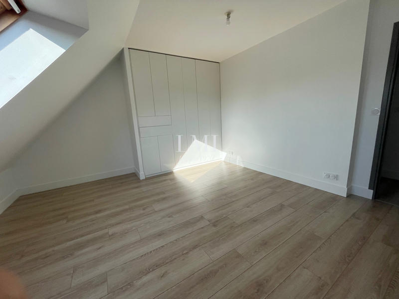 Maison - 300 m² - 9 pièces