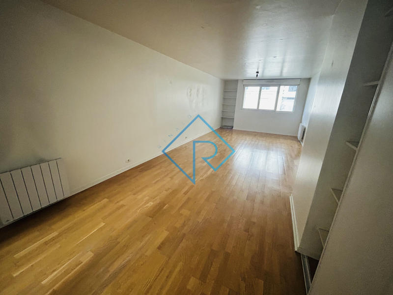 Loft - 62 m² - 2 pièces