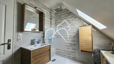 Maison - 137 m² - 6 pièces