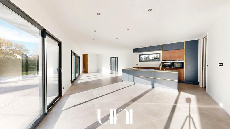 Maison - 190 m² - 5 pièces