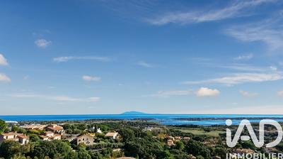 Maison - 225 m² - 7 pièces