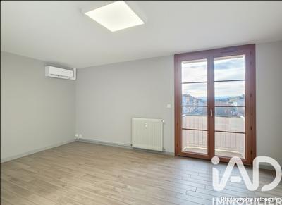 Appartement - 81 m² - 3 pièces
