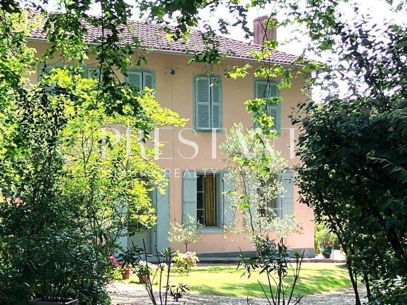 Maison - 380 m² - 12 pièces