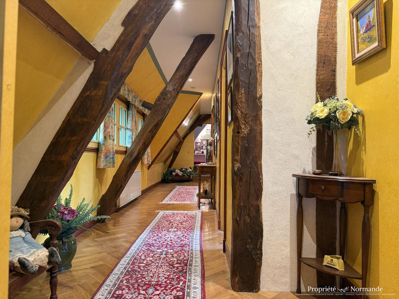 Maison ancienne - 238 m² - 8 pièces