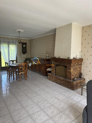 Maison - 90 m² - 4 pièces