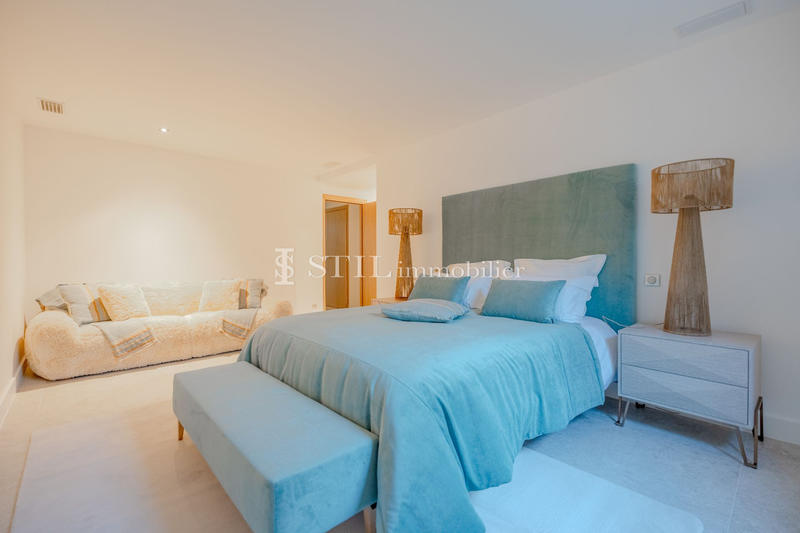 Villa - 370 m² - 6 pièces