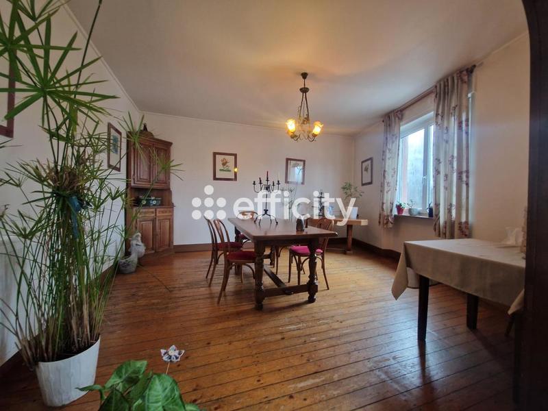 Maison - 335 m² - 12 pièces