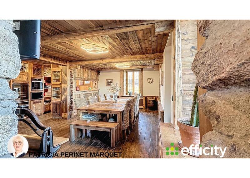 Châlet - 435 m² - 14 pièces