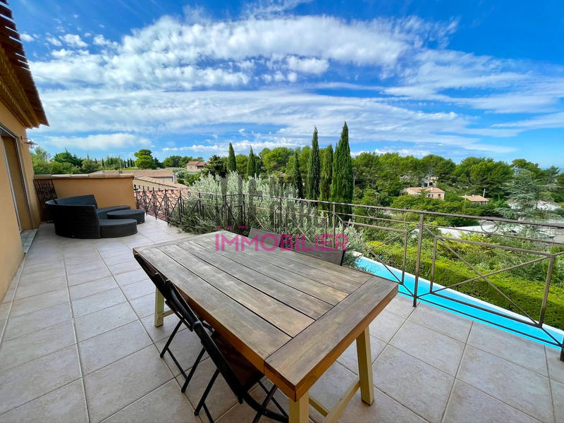 Maison contemporaine - 186 m² - 8 pièces