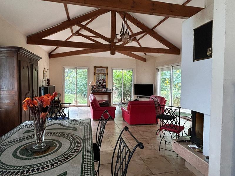 Maison - 200 m² - 8 pièces