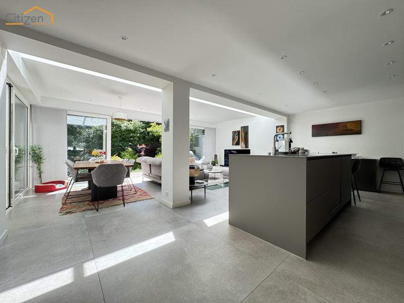 Villa - 212 m² - 6 pièces