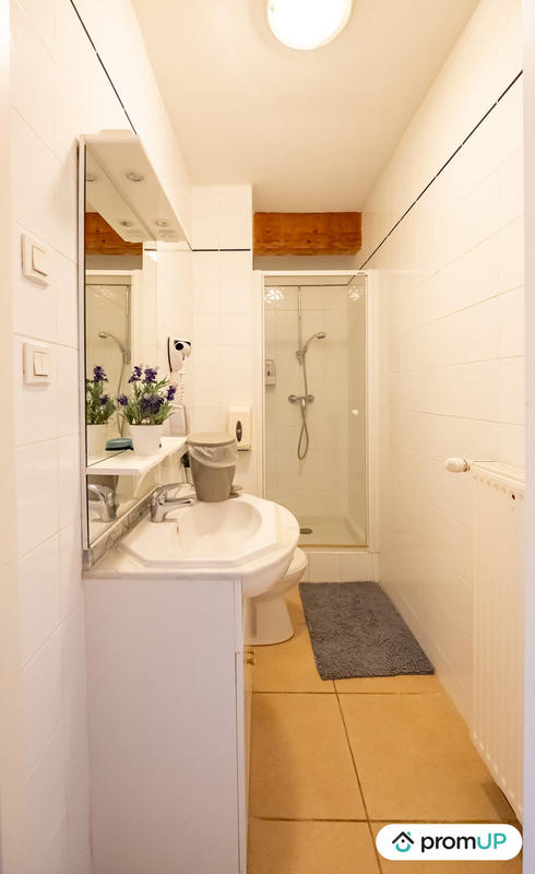 Maison traditionnelle - 260 m² - 8 pièces