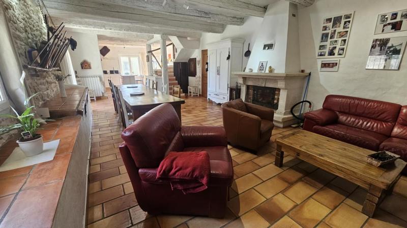 Maison - 217 m² - 15 pièces