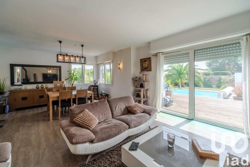 Maison - 186 m² - 7 pièces