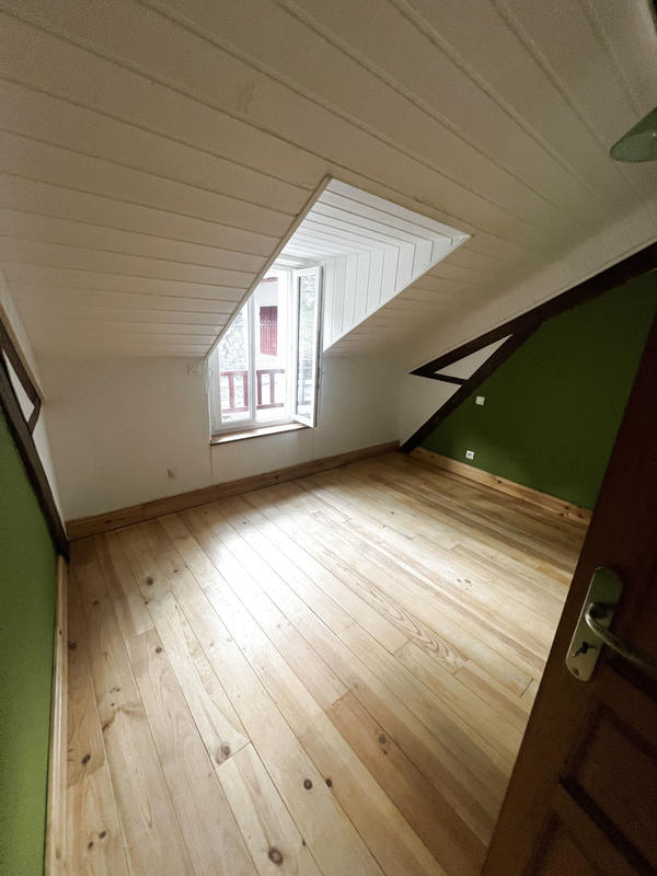 Appartement - 162 m² - 6 pièces