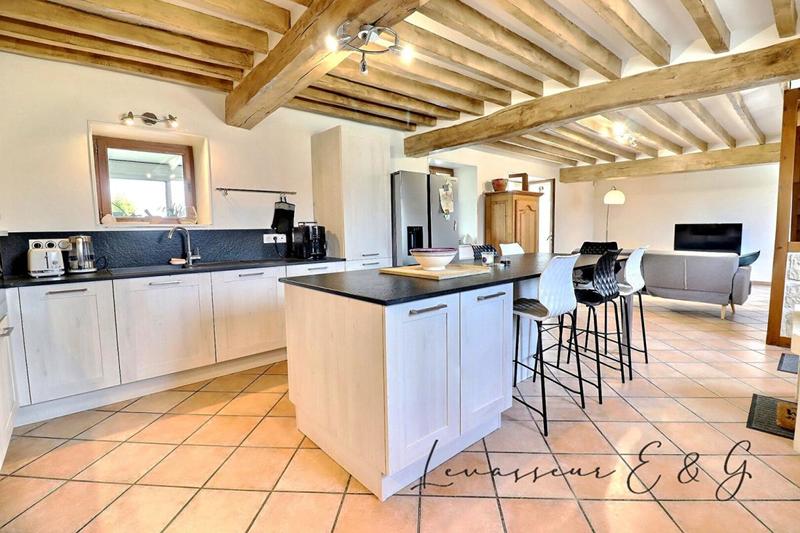 Maison - 137 m² - 6 pièces