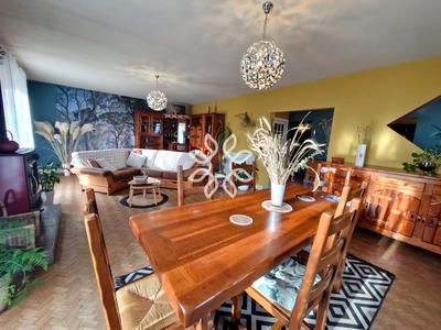 Propriété - 223 m² - 7 pièces