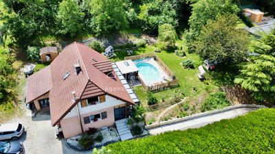 Maison - 180 m² - 6 pièces