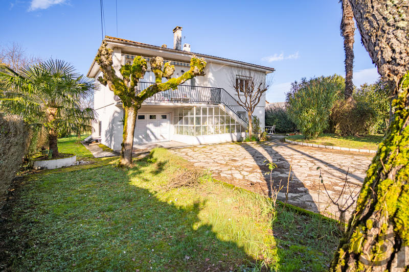 Maison - 104 m² - 4 pièces