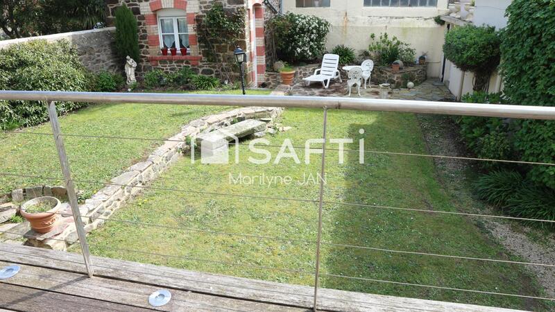 Maison - 200 m² - 11 pièces