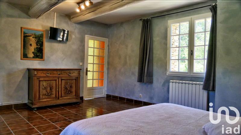 Maison - 591 m² - 12 pièces