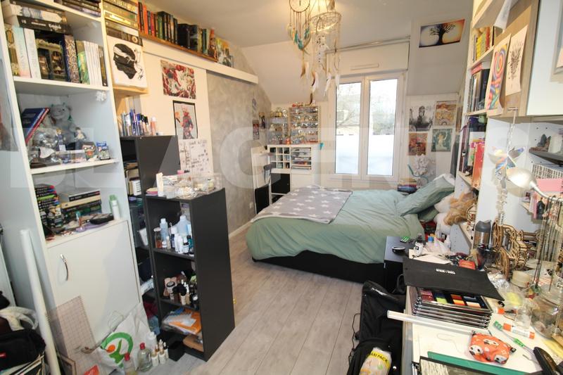 Maison traditionnelle - 100 m² - 5 pièces