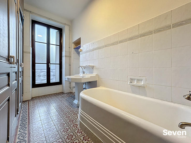 Appartement - 110 m² - 3 pièces