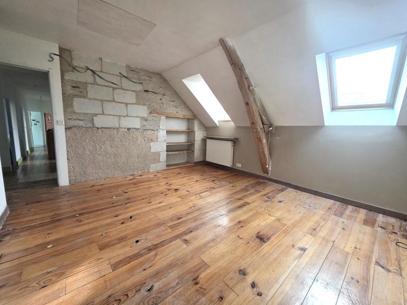 Maison - 303 m² - 12 pièces
