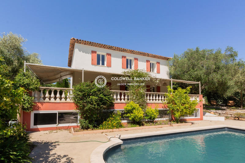 Villa - 200 m² - 6 pièces