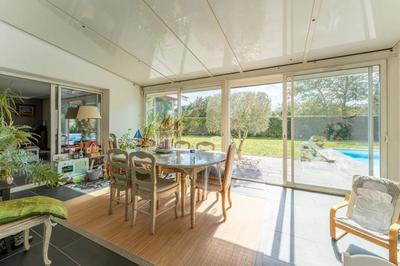 Propriété - 215 m² - 9 pièces