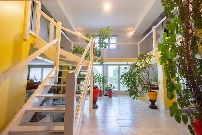 Maison - 213 m² - 6 pièces