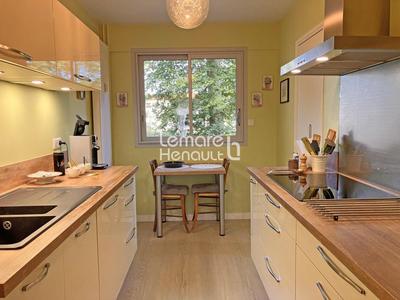 Appartement - 96 m² - 5 pièces