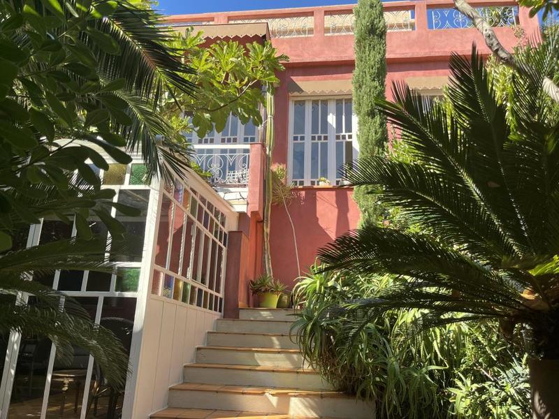 Maison - 236 m² - 6 pièces