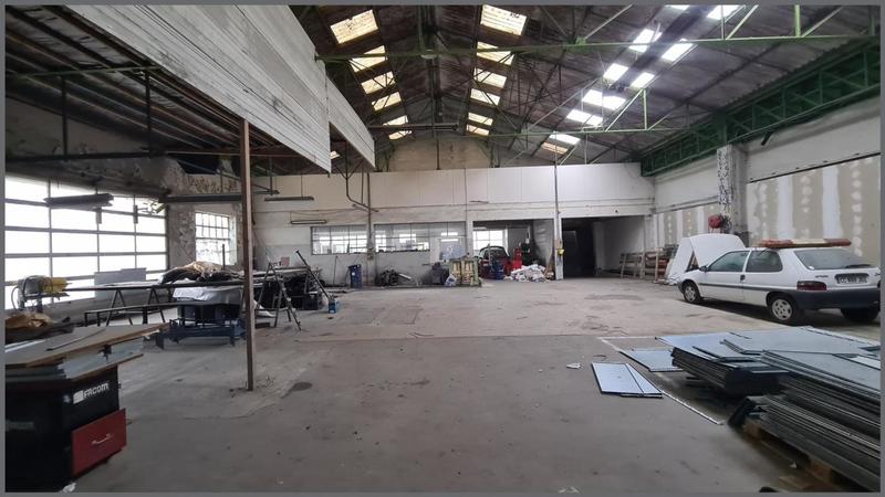 Local commercial - 719 m² - 3 pièces