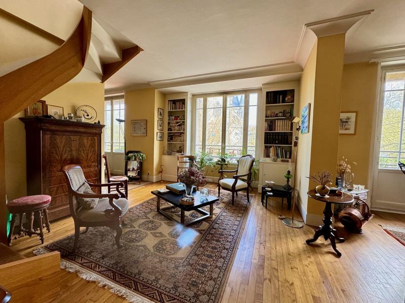 Appartement - 144 m² - 6 pièces