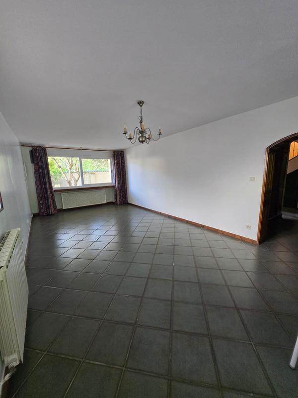 Maison - 200 m² - 10 pièces