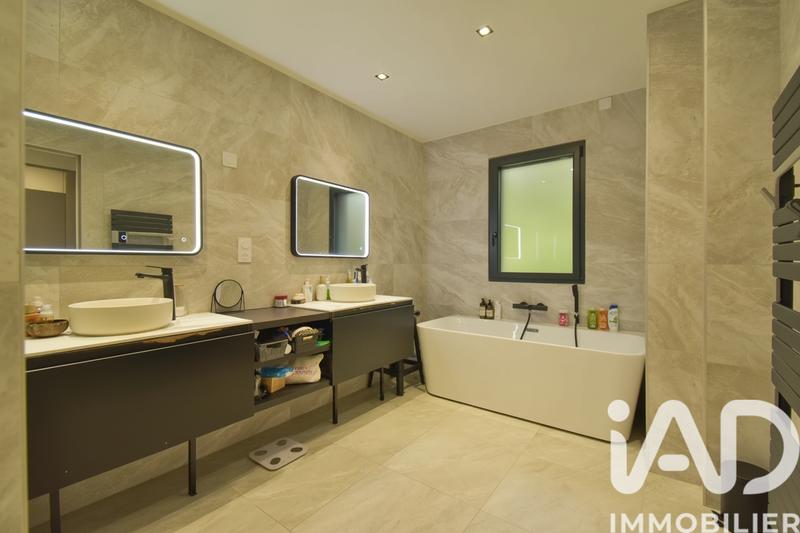 Maison - 159 m² - 7 pièces