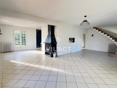 Maison - 222 m² - 7 pièces