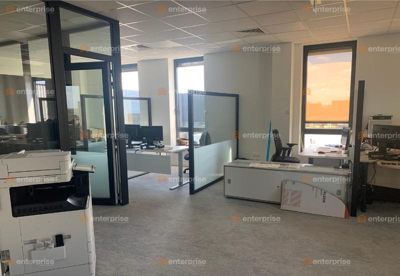 Bureau - 635 m²