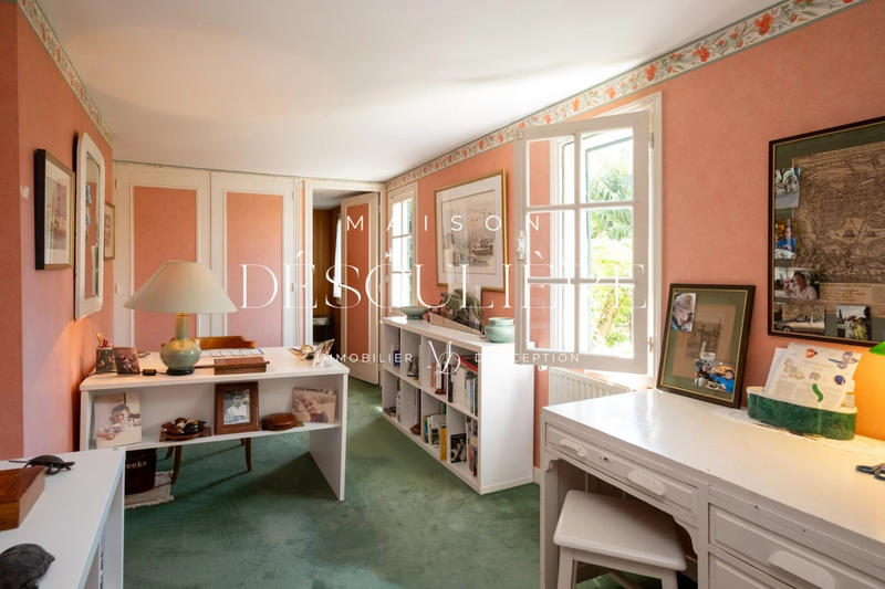 Maison - 300 m² - 7 pièces