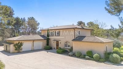 Villa - 260 m² - 10 pièces