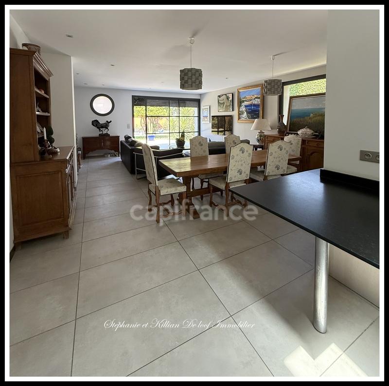 Maison - 250 m² - 7 pièces