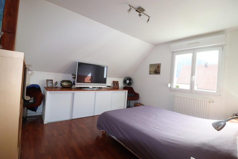 Maison - 93 m² - 5 pièces